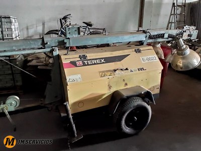 Equipo de iluminación con generador diesel.